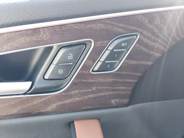 2020 Audi Q8 55 Premium Plus quattro