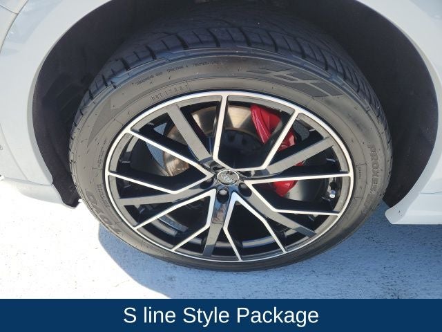 2020 Audi Q8 55 Premium Plus quattro