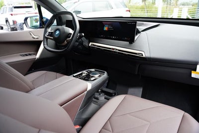 2025 BMW iX xDrive50