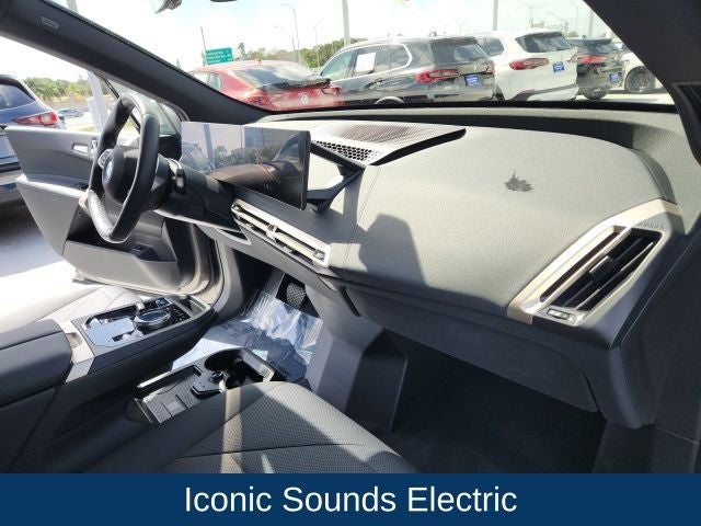 2025 BMW iX xDrive50