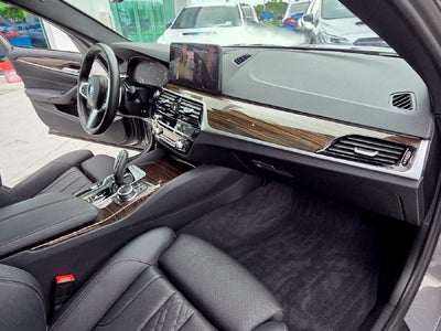 2022 BMW 5 Series 530e iPerformance
