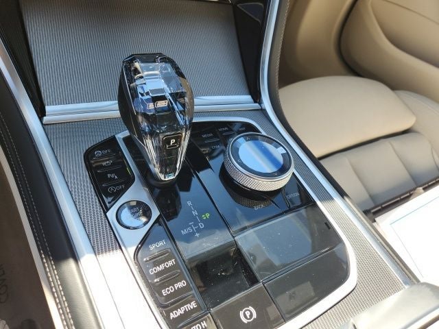 2024 BMW 8 Series 840