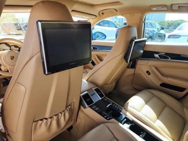 2016 Porsche Panamera S