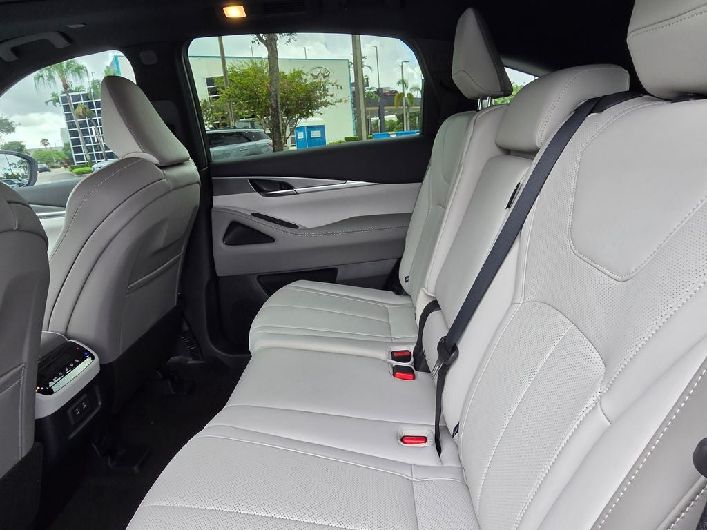 2027 INFINITI QX65 LUXE