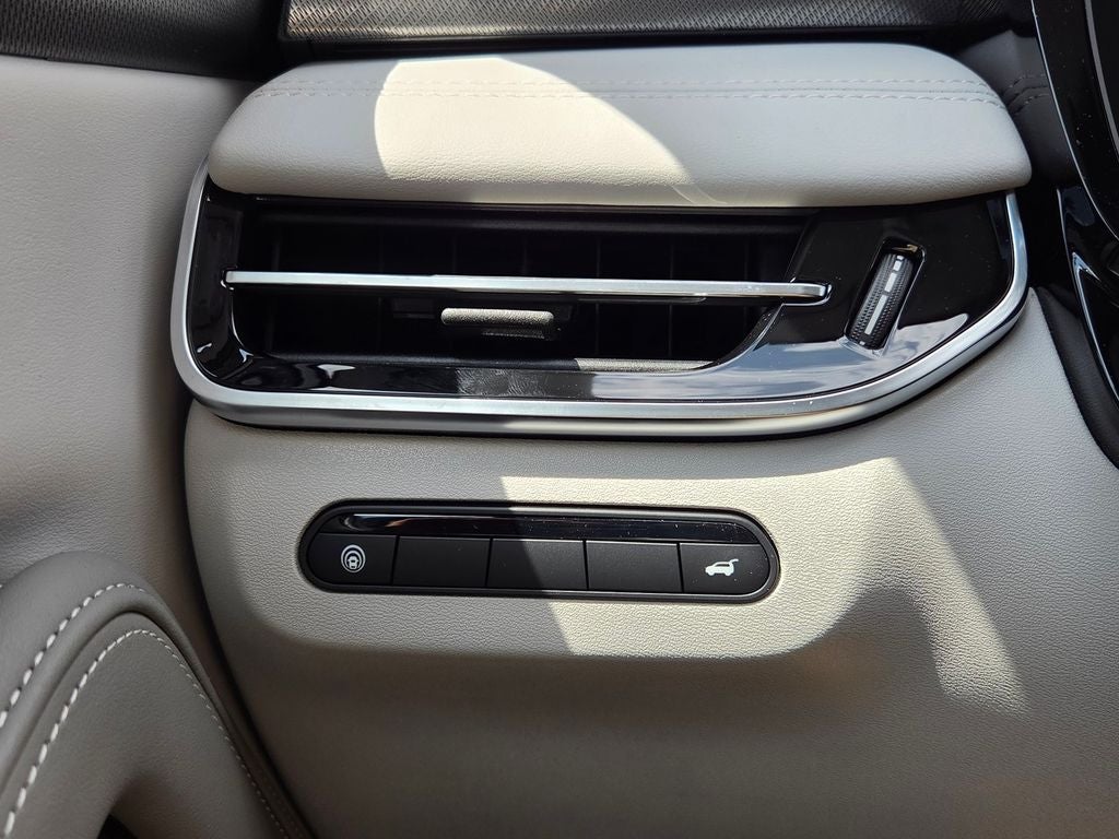 2027 INFINITI QX60 PURE