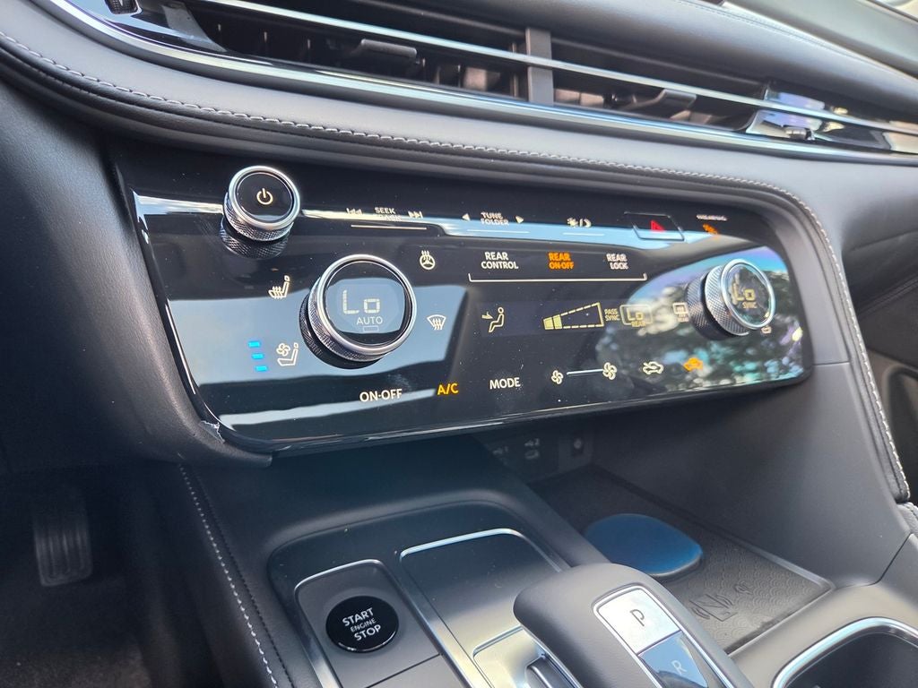 2027 INFINITI QX60 LUXE