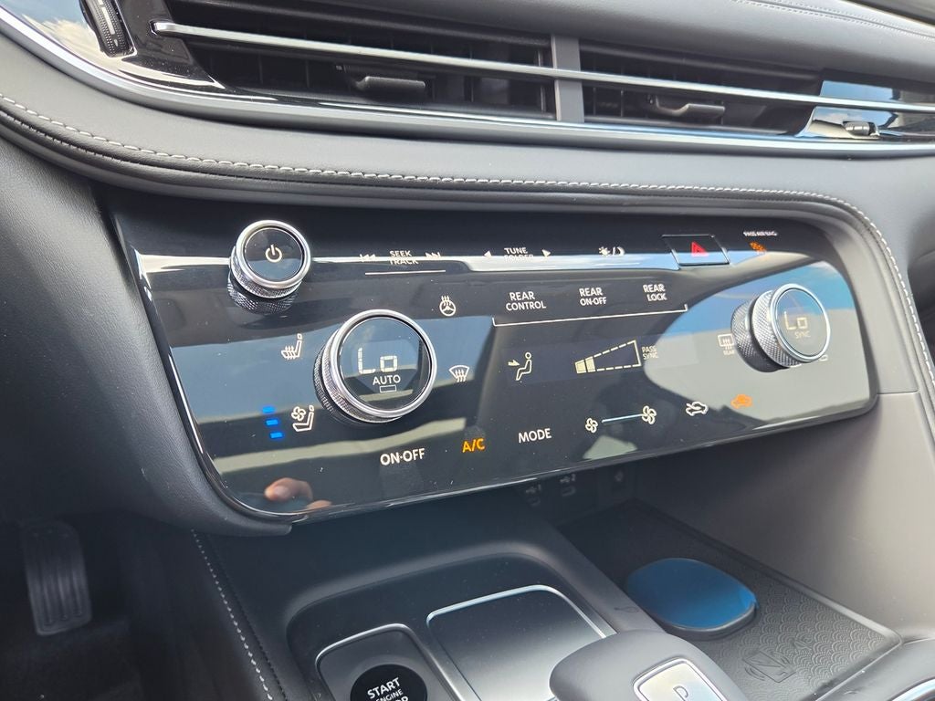 2027 INFINITI QX60 LUXE