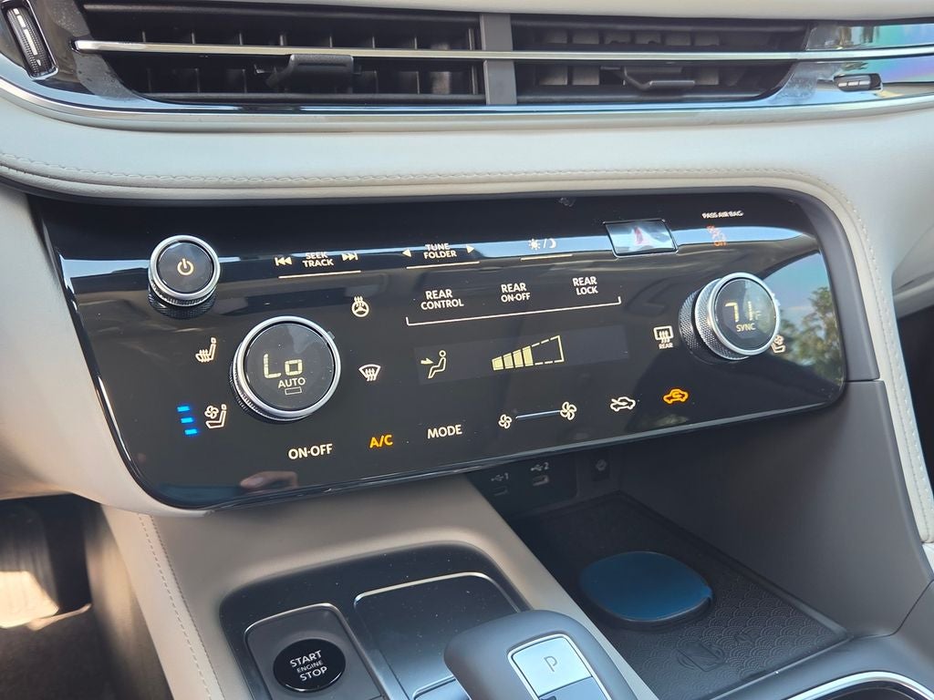 2027 INFINITI QX60 LUXE