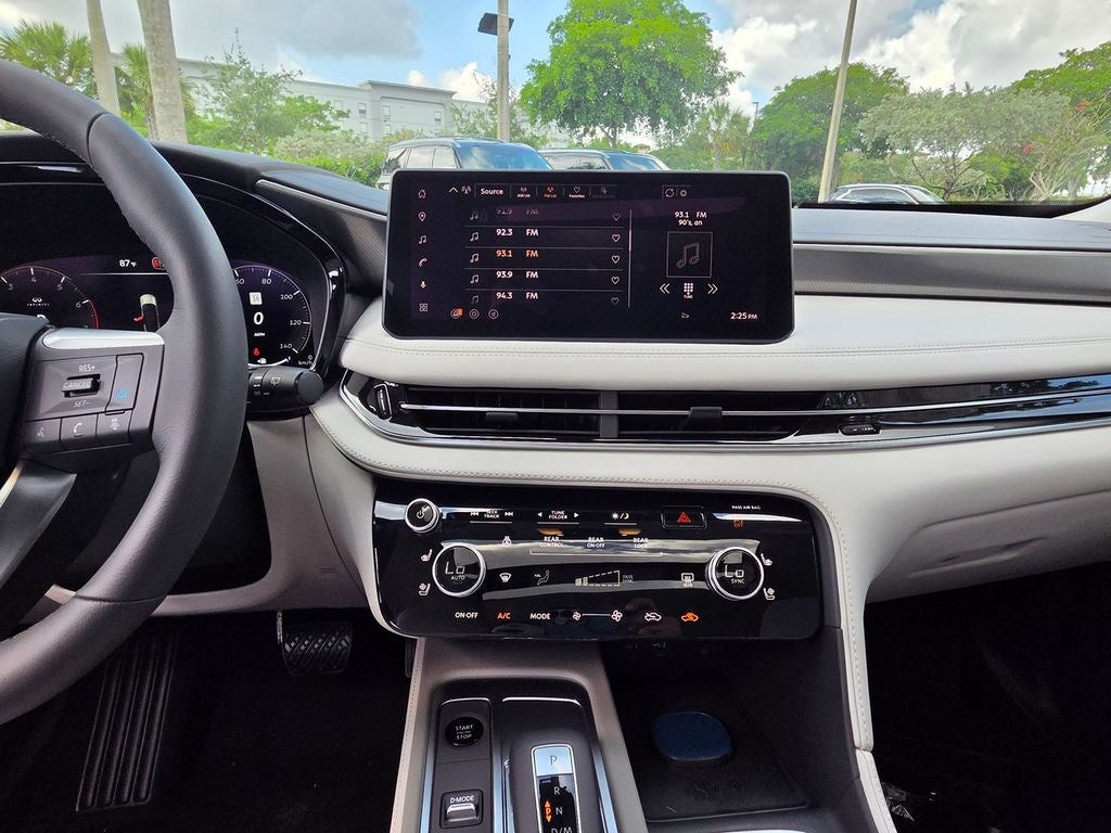 2027 INFINITI QX60 LUXE