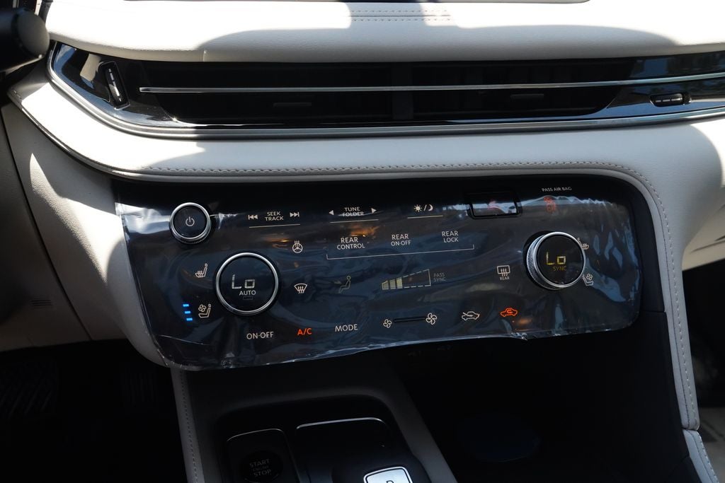 2027 INFINITI QX60 LUXE