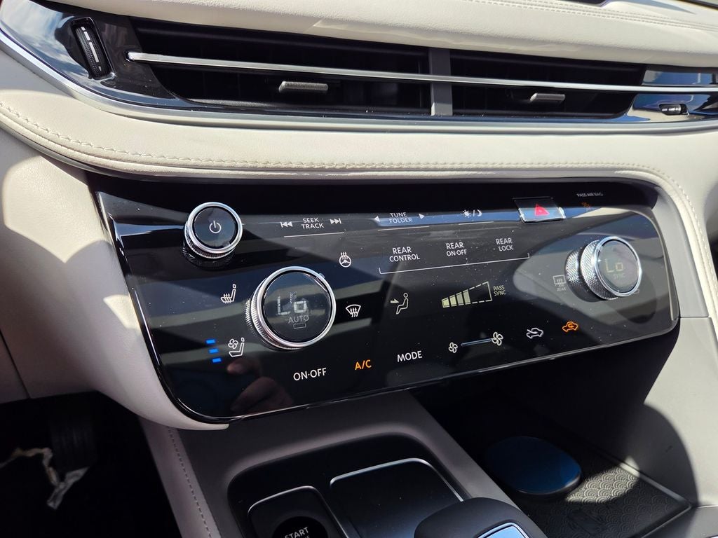 2027 INFINITI QX60 LUXE