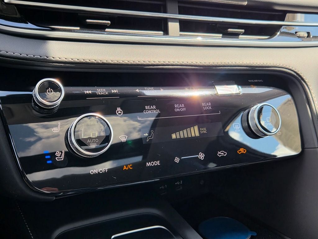 2027 INFINITI QX60 LUXE
