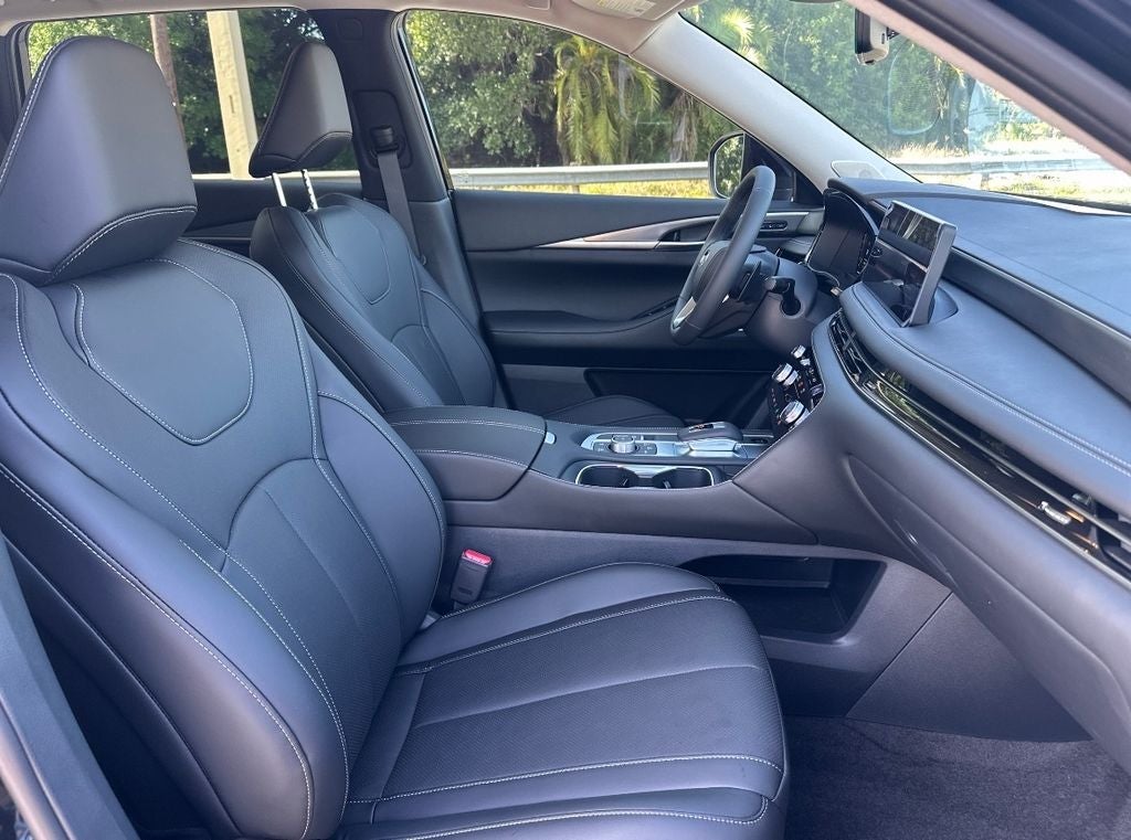 2027 INFINITI QX60 LUXE