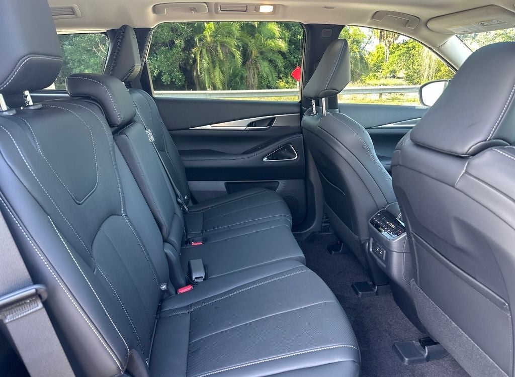 2027 INFINITI QX60 LUXE
