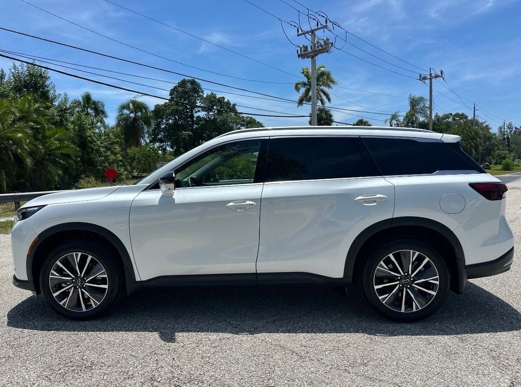 2027 INFINITI QX60 LUXE