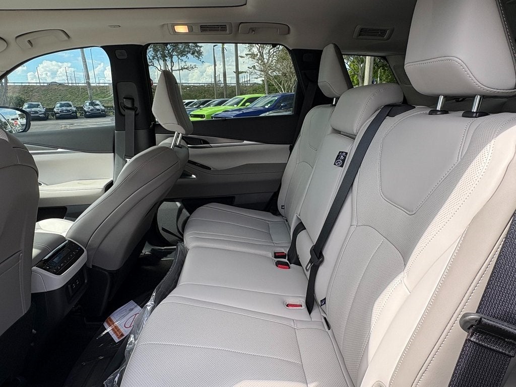 2026 INFINITI QX60 LUXE