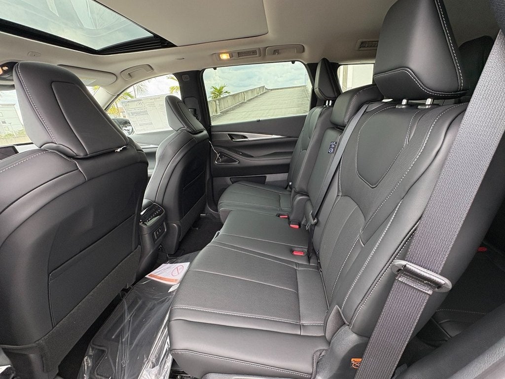 2026 INFINITI QX60 LUXE