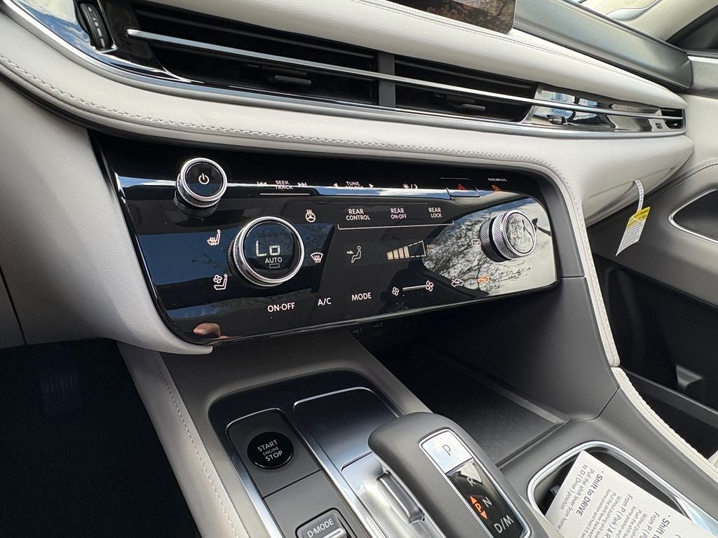 2026 INFINITI QX60 LUXE