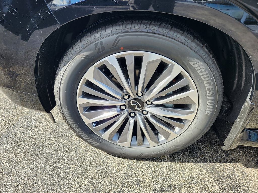 2026 INFINITI QX80 LUXE