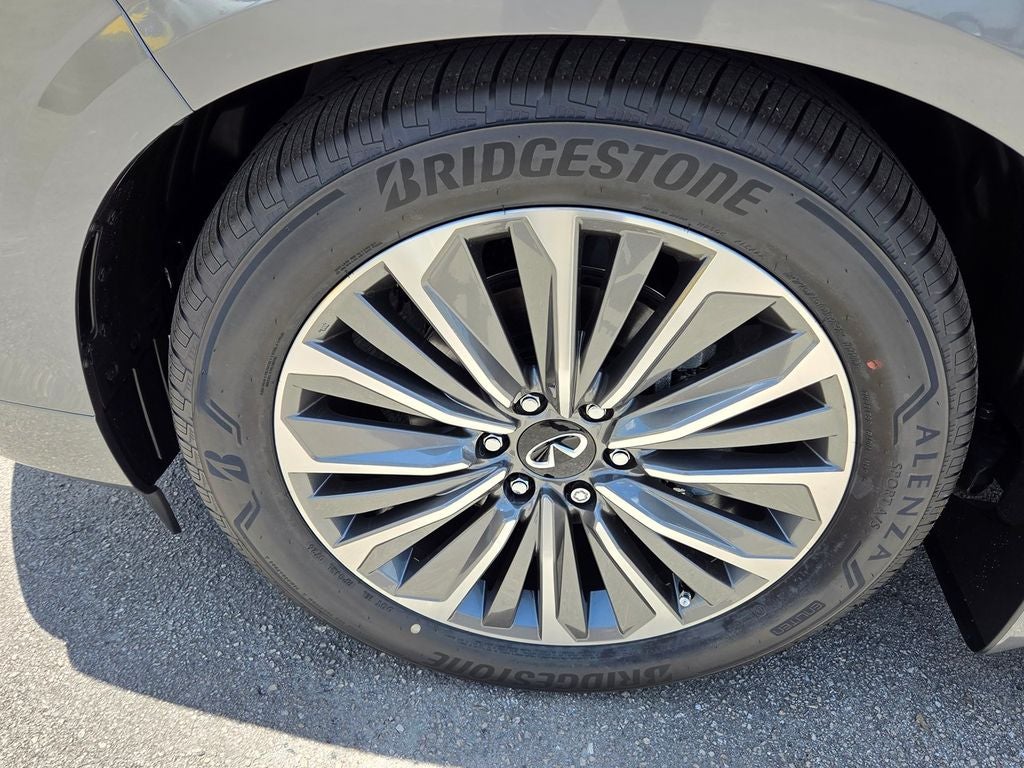 2026 INFINITI QX80 LUXE