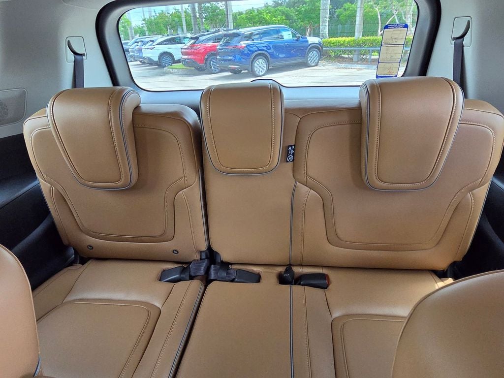 2027 INFINITI QX80 LUXE