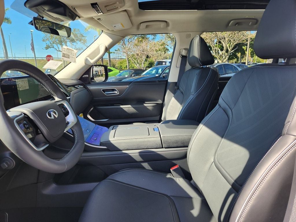 2026 INFINITI QX80 LUXE