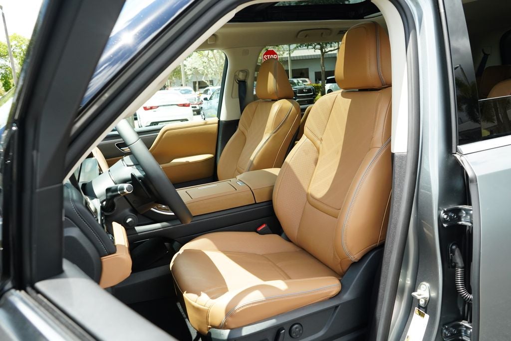 2026 INFINITI QX80 LUXE