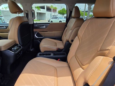 2027 INFINITI QX80 LUXE