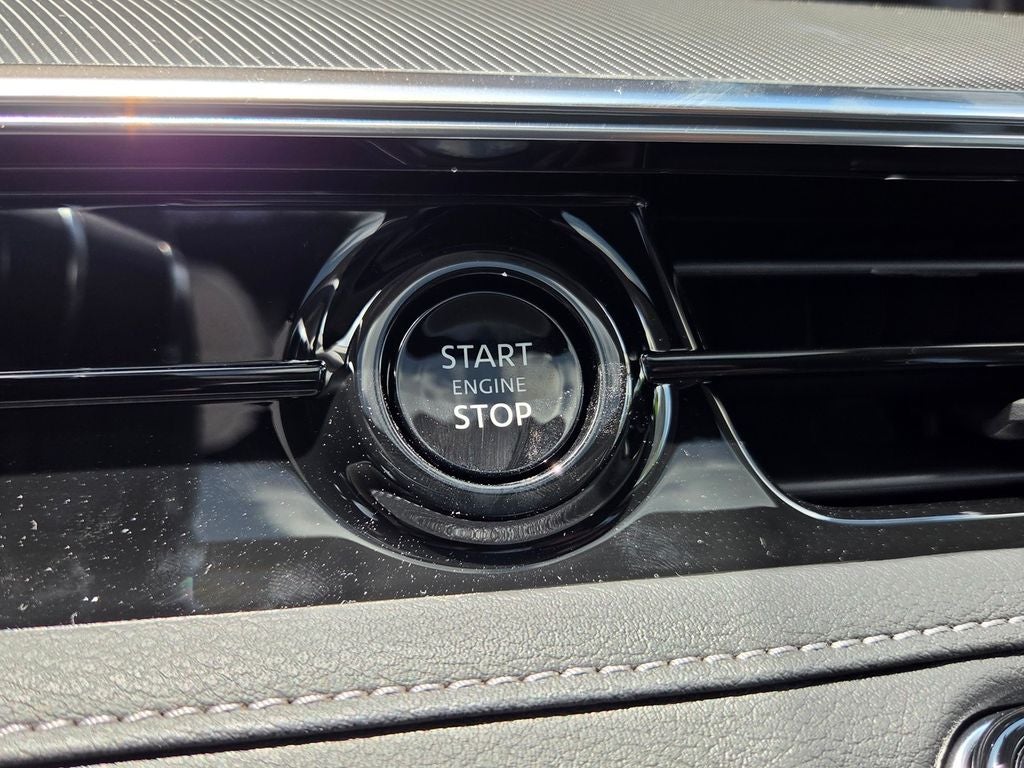 2027 INFINITI QX80 LUXE