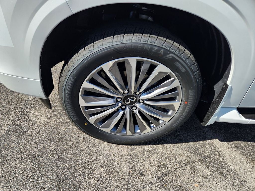 2026 INFINITI QX80 LUXE