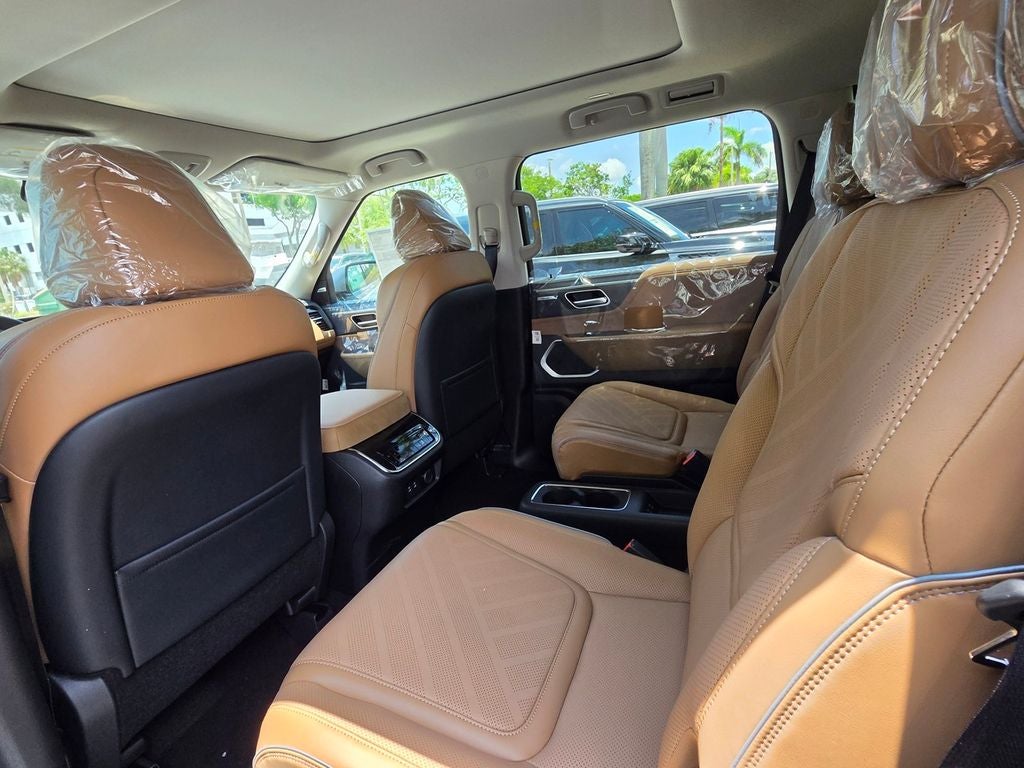 2027 INFINITI QX80 LUXE