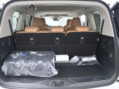 2026 INFINITI QX80 LUXE