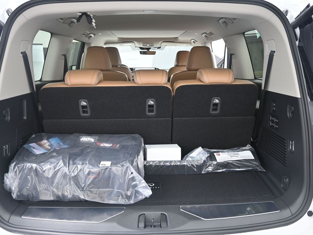 2026 INFINITI QX80 LUXE