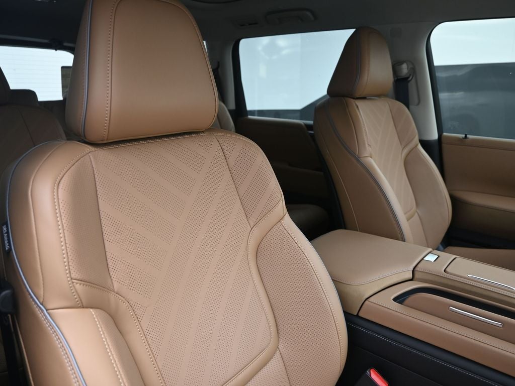 2026 INFINITI QX80 LUXE