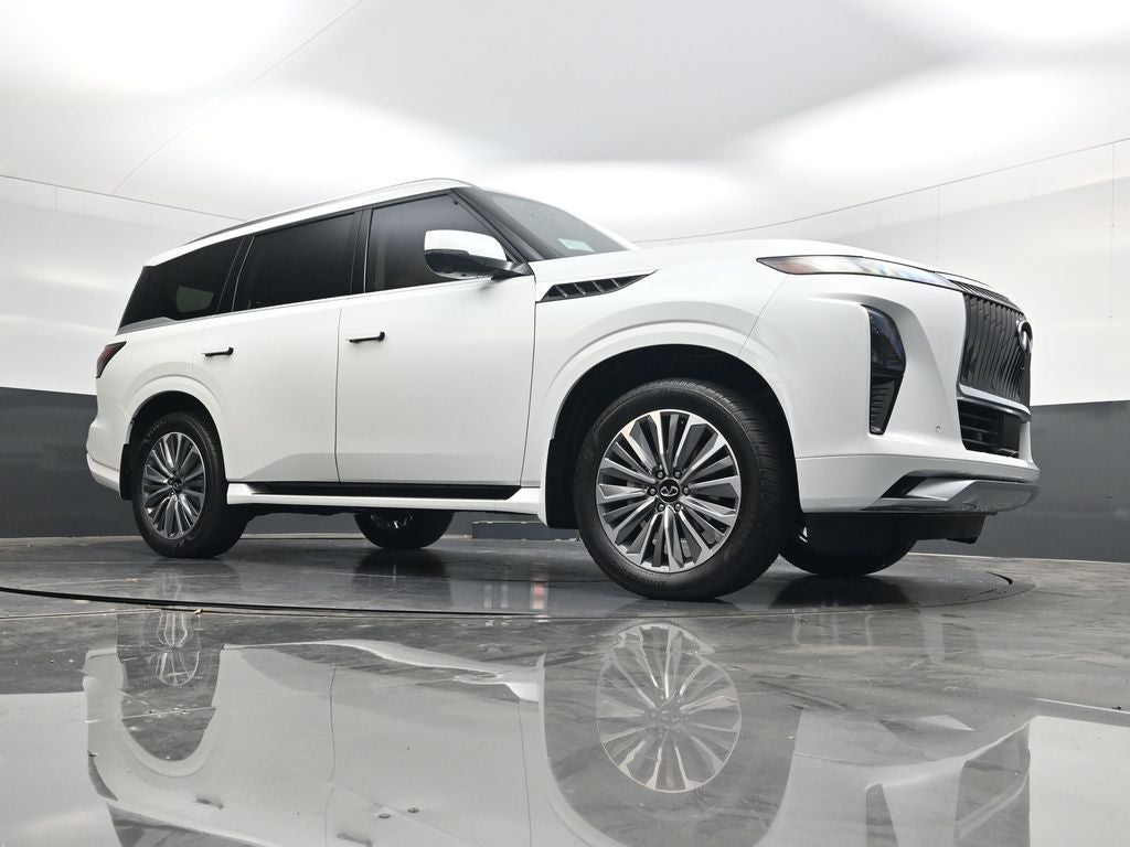 2026 INFINITI QX80 LUXE