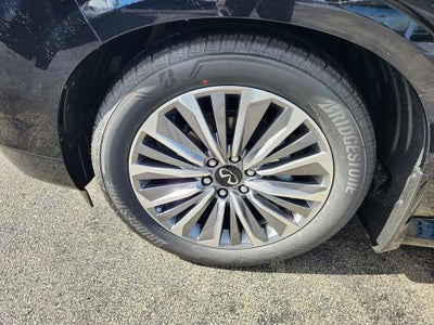 2026 INFINITI QX80 LUXE