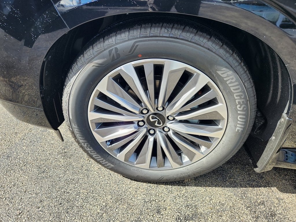 2026 INFINITI QX80 LUXE