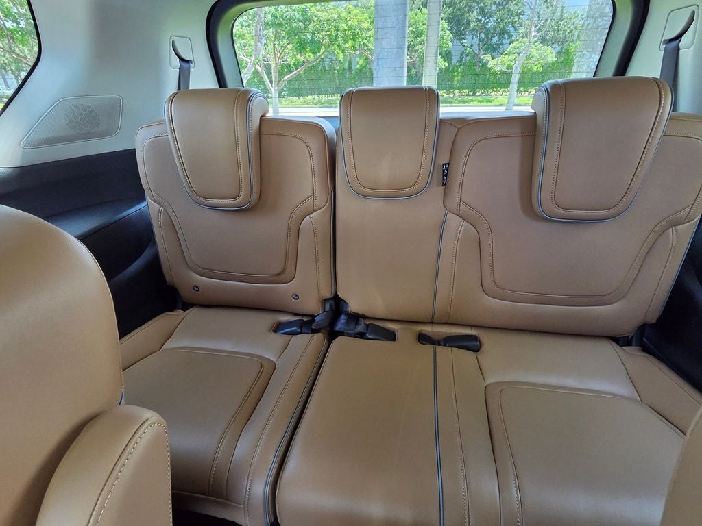 2027 INFINITI QX80 LUXE