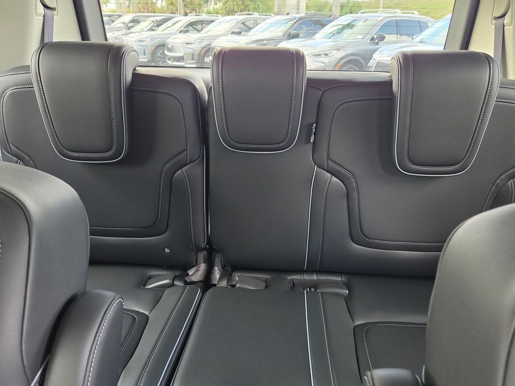 2027 INFINITI QX80 LUXE