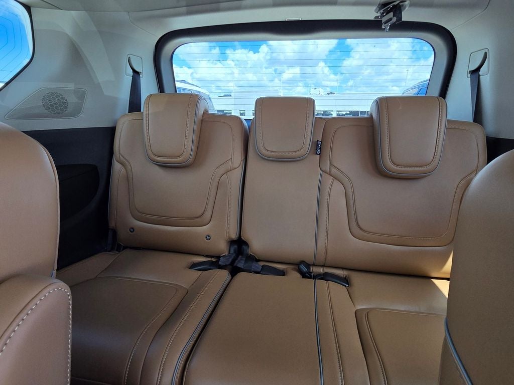 2027 INFINITI QX80 LUXE