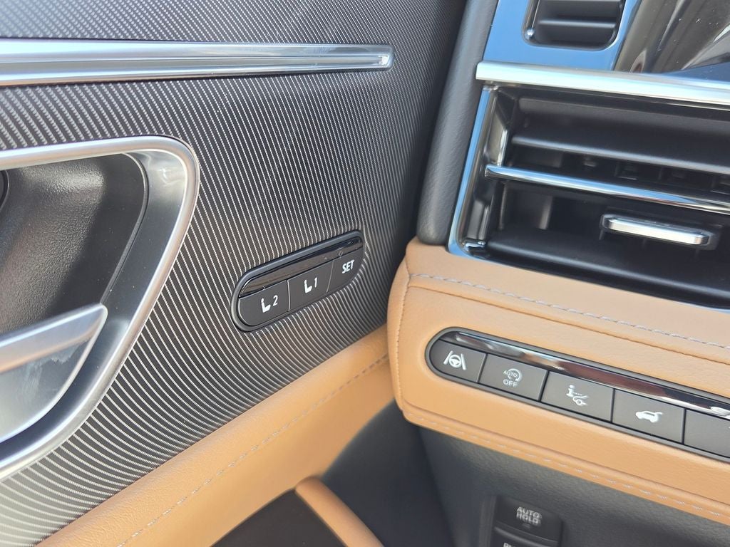 2027 INFINITI QX80 LUXE