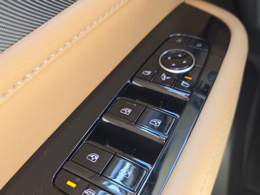 2027 INFINITI QX80 LUXE