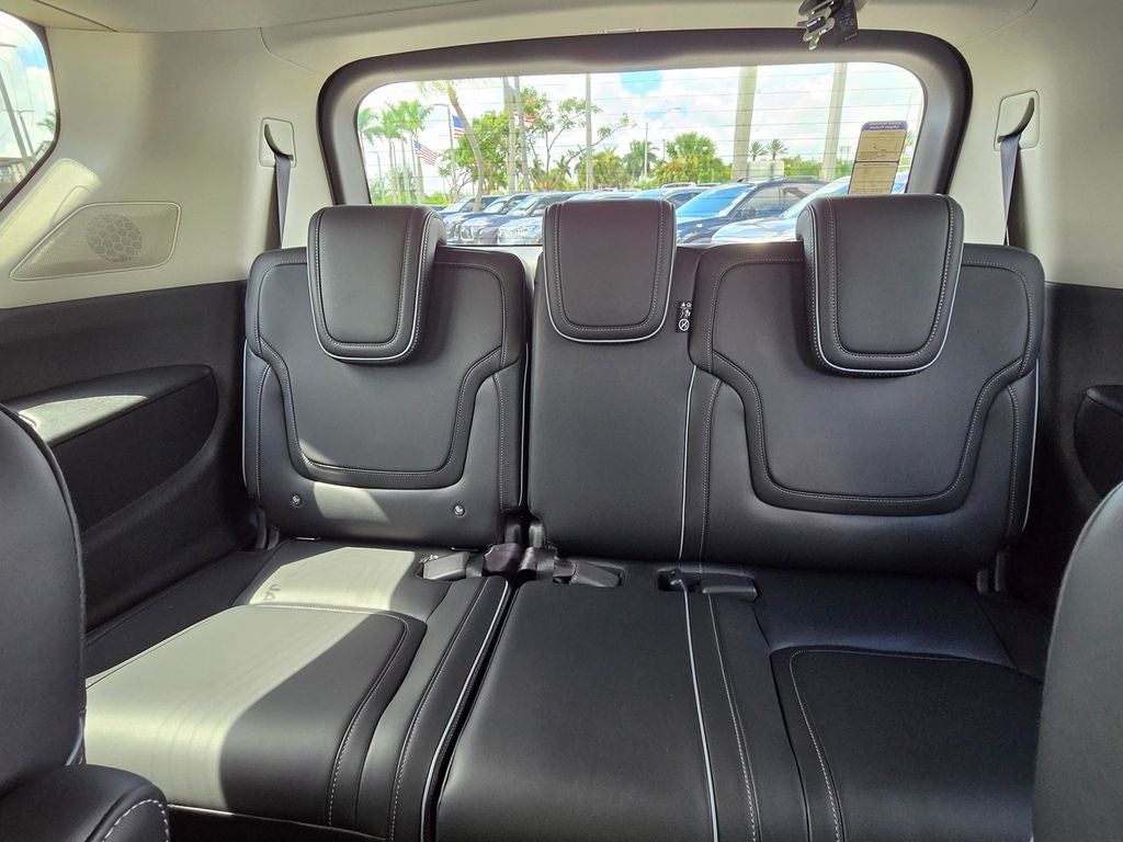 2027 INFINITI QX80 LUXE