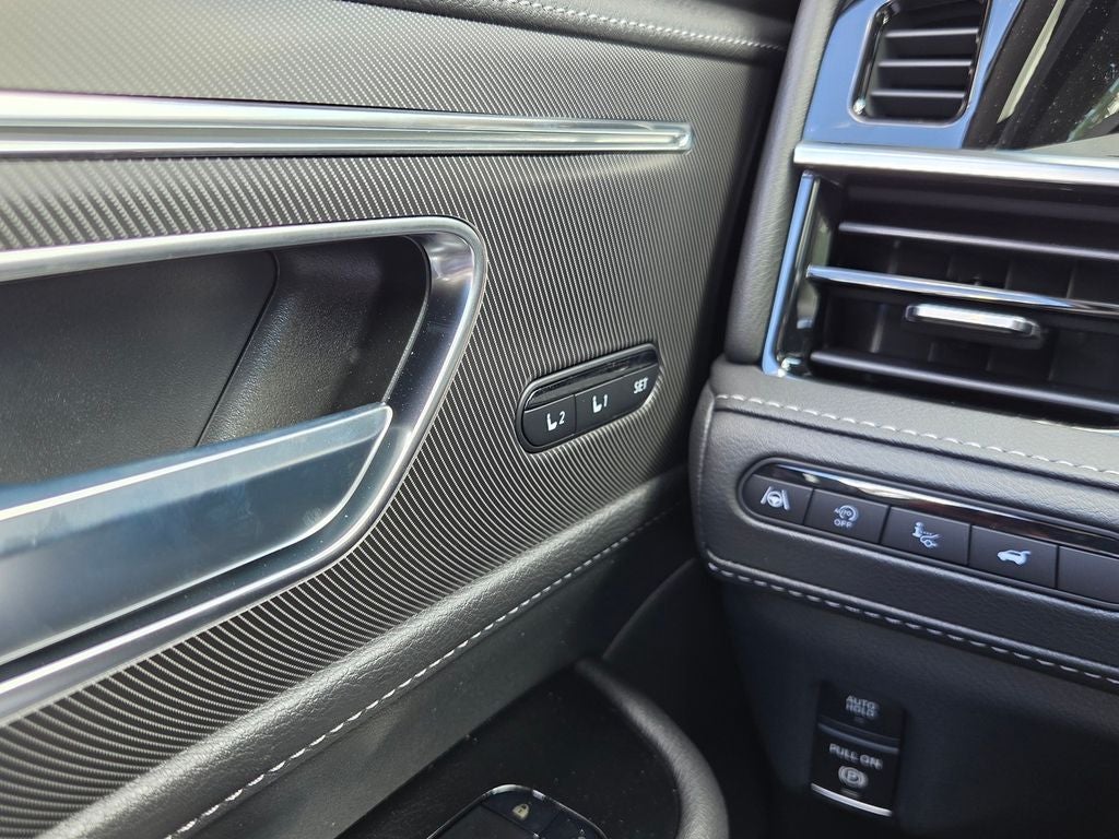 2027 INFINITI QX80 LUXE