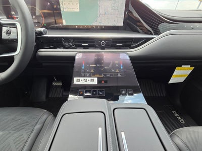 2027 INFINITI QX80 LUXE