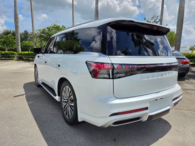 2027 INFINITI QX80 LUXE