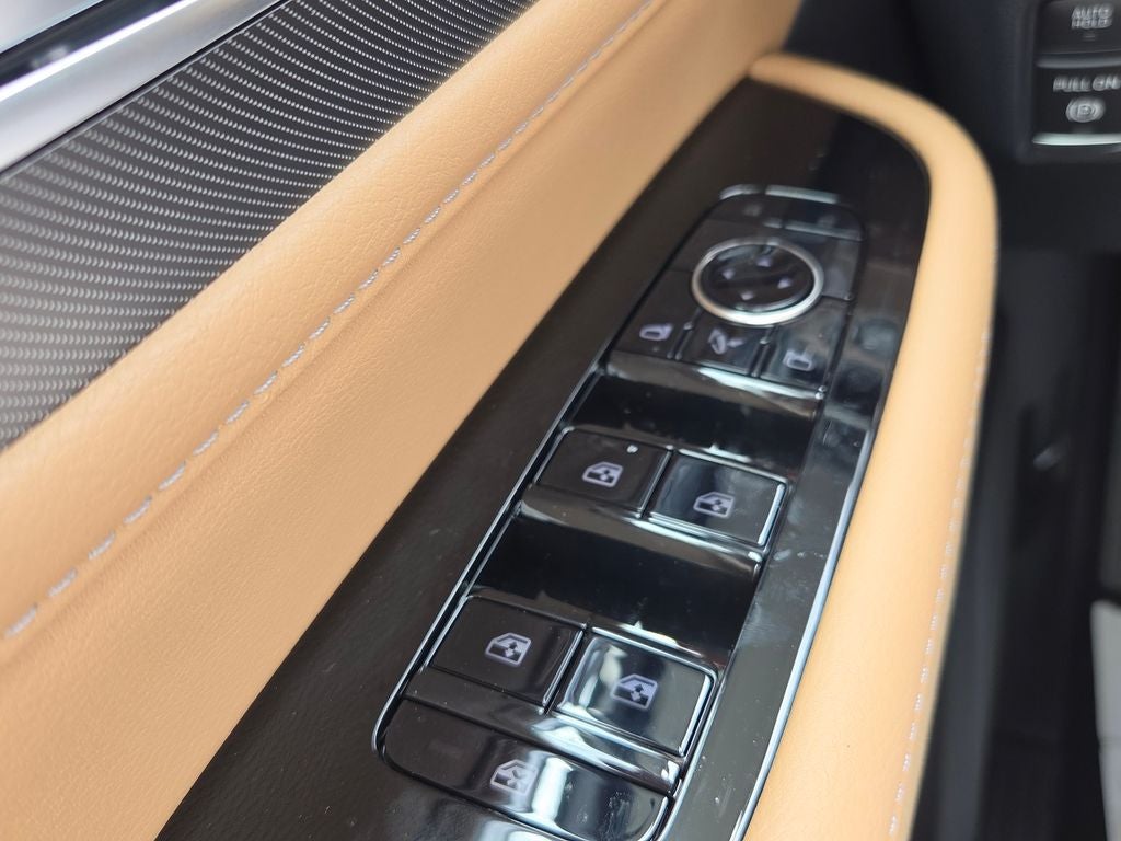 2027 INFINITI QX80 LUXE