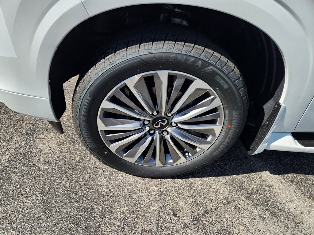 2026 INFINITI QX80 LUXE