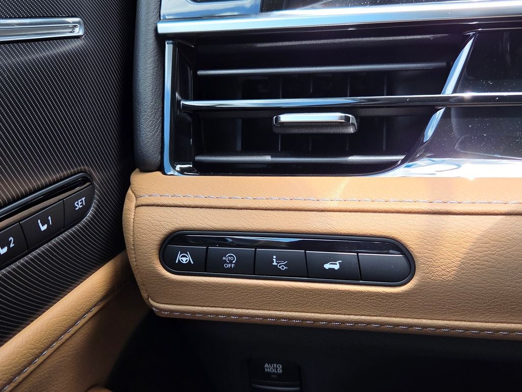 2027 INFINITI QX80 LUXE