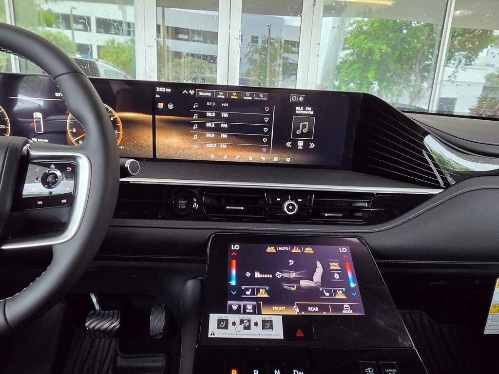 2027 INFINITI QX80 LUXE